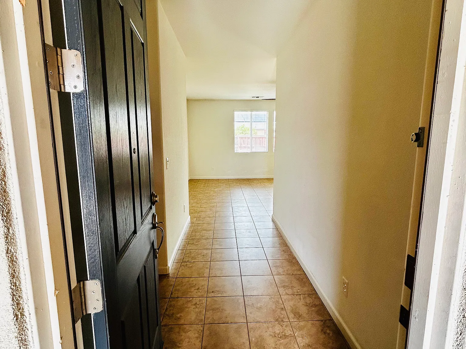 4 bed, 1773 sqft, $2,700 — Photo 2