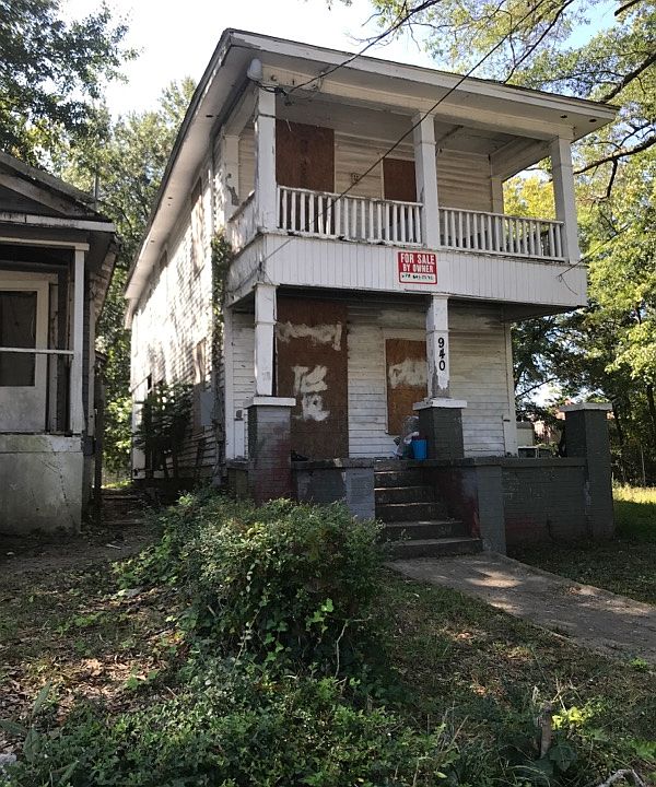 2nd image of 940 Harwell St NW