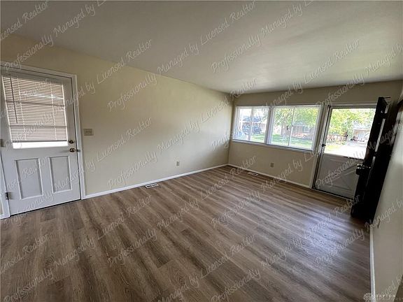 4th image of 423 Clyde Pl