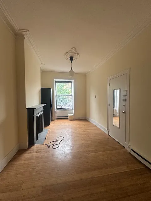 Studio, 350 sqft, $1,900 — Photo 2
