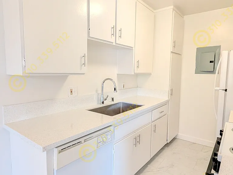 11852 Rochester Ave #8 — Photo 14