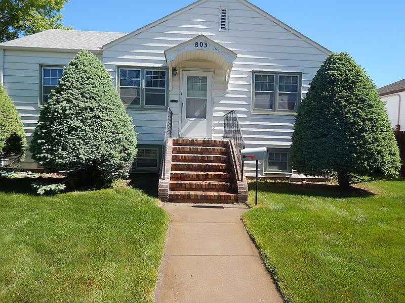 1st image of 803 E B St