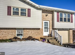 209 Fausnacht Dr, Denver, PA 17517