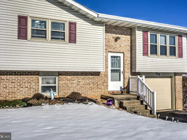 209 Fausnacht Dr, Denver, PA 17517