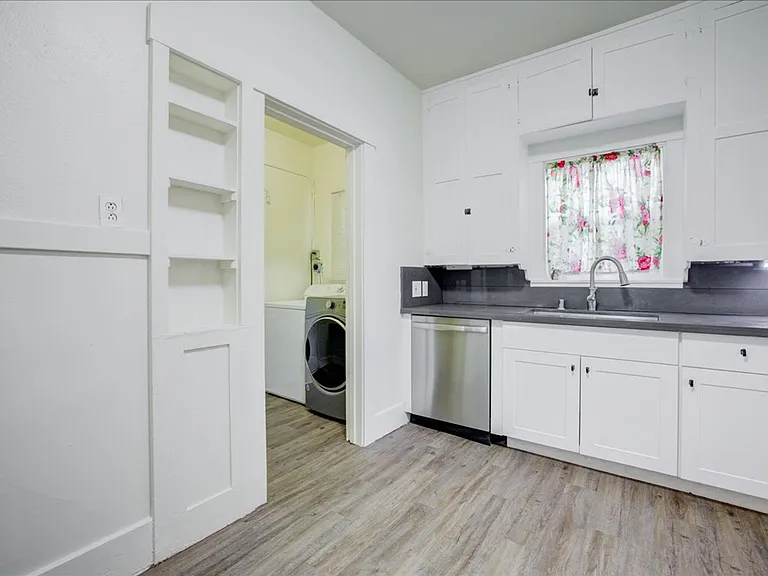 1333 E Broadway Blvd — Photo 16