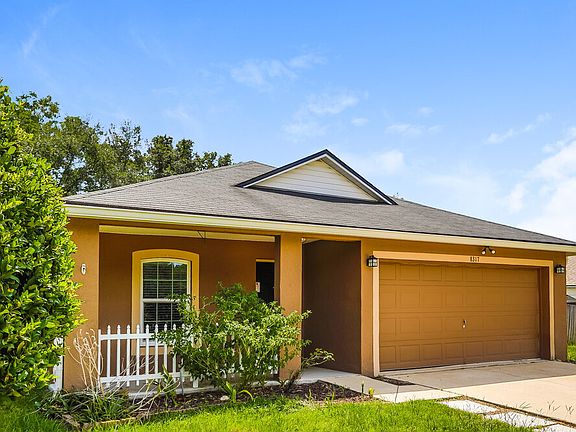 4th image of 8317 Oak Crossing Dr W