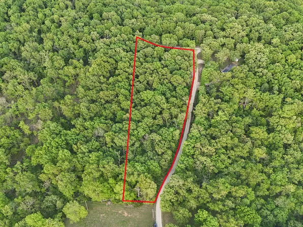 66 McGarity Rd, Eldon, MO 65026