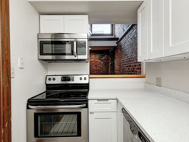 315 N Senate Ave #D — Photo 11