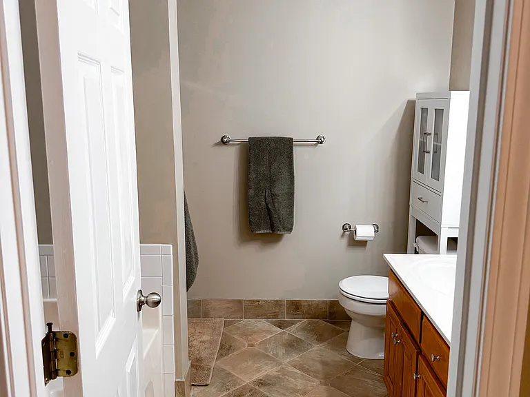 4056 Lenox Park Dr #A — Photo 25