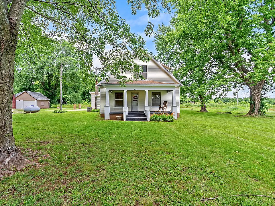 1st image of 419 E New Melville Road