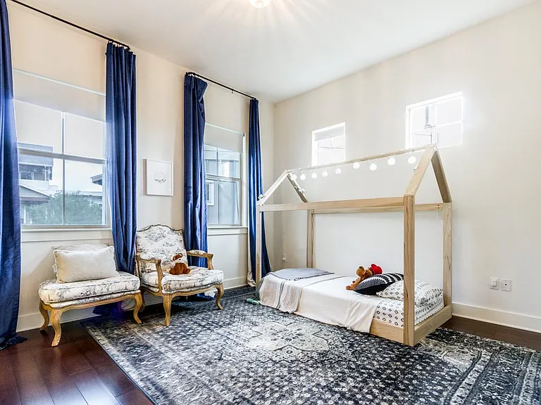 2520 Bluebonnet Ln #8 — Photo 16