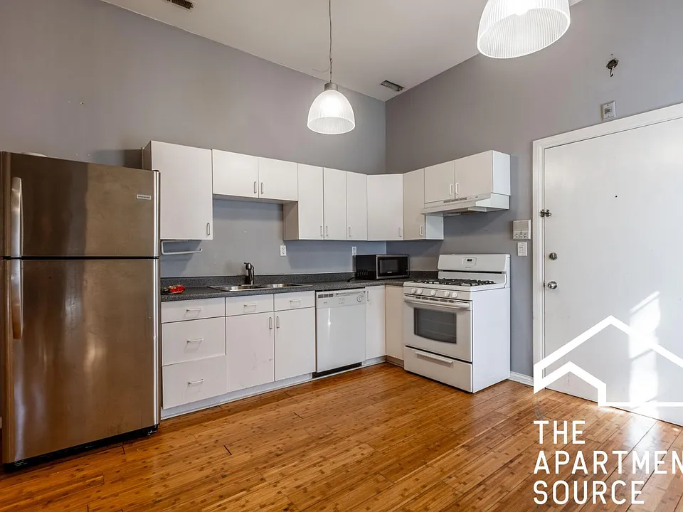 646 N Damen Ave #1R