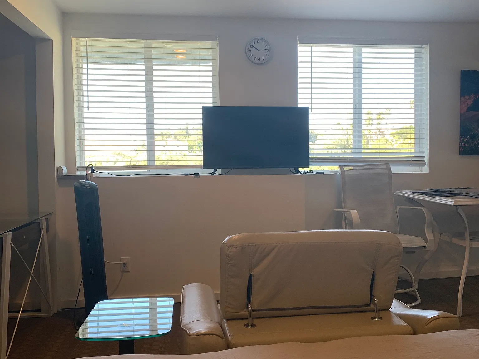 Studio, 700 sqft, $2,200 — Photo 3