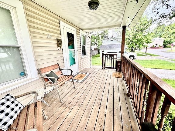 3rd image of 15 Lincoln Ave