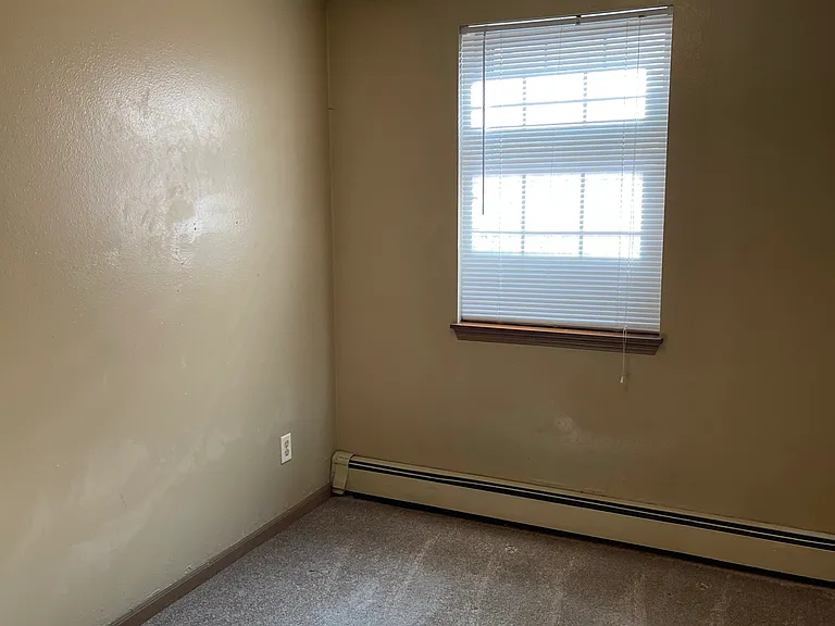 522 E Burlington St #3 — Photo 11