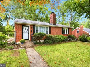 215 Parkview Dr, Broomall, PA 19008