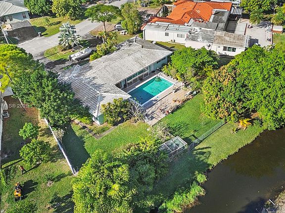 4th image of 145 Calle Largo Dr