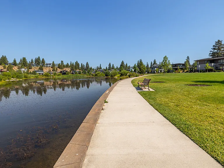 1496 NW Discovery Park Dr — Photo 62