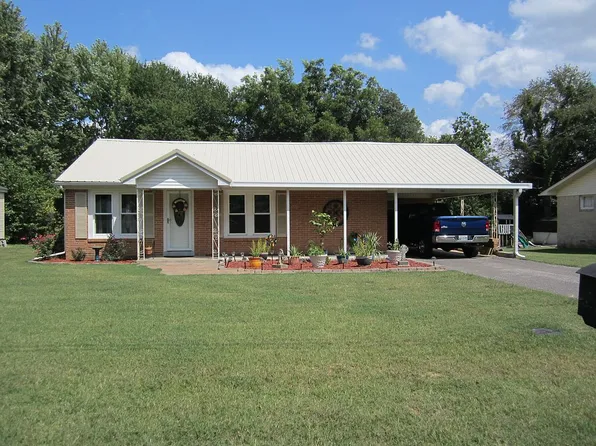 147 Monroe St, Dyer, TN 38330