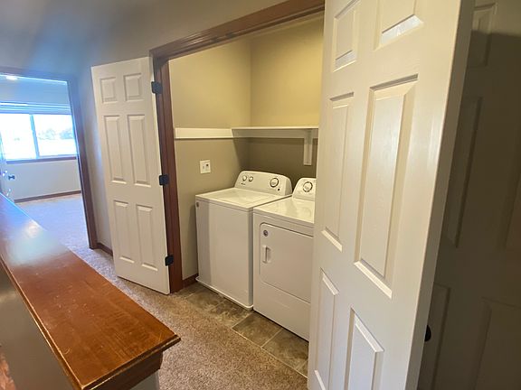 4th image of 615 S 3rd St APT B