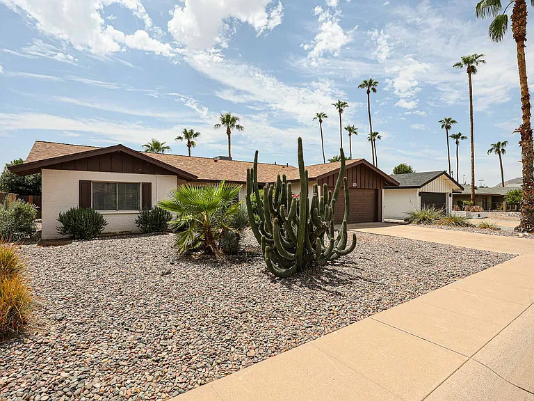 8213 E Montebello Ave — Photo 2