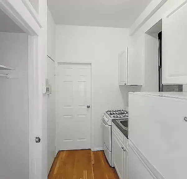 208 W 82nd St #4-D — Photo 2