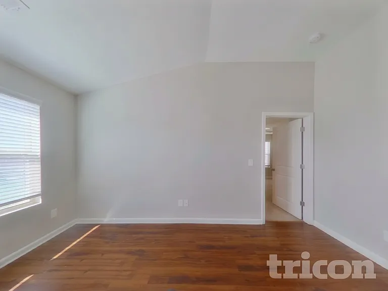 711 Tallaran Rd — Photo 3