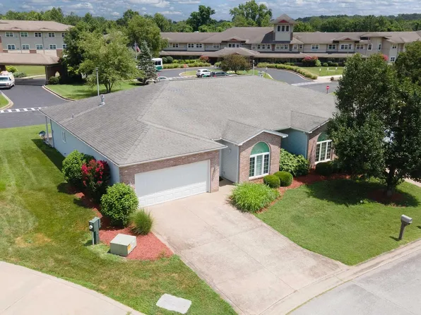 1002 Villa Ct, Carbondale, IL 62901