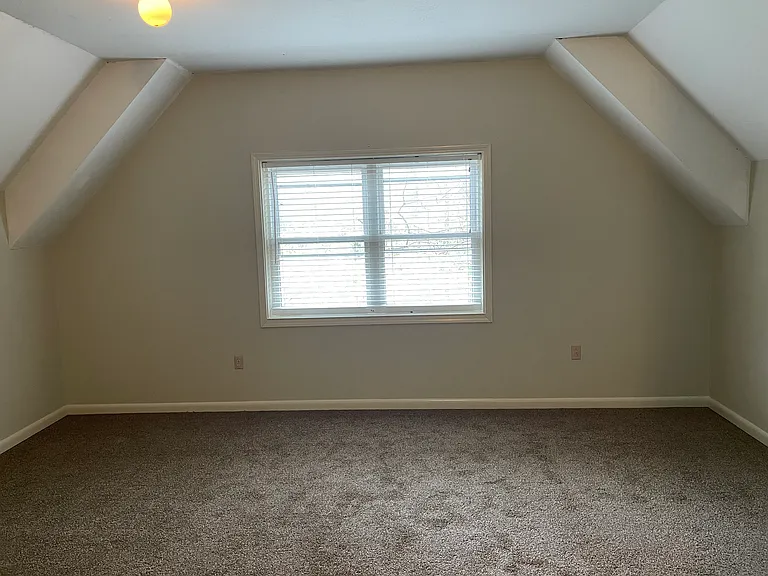 212 Lexington Dr — Photo 17