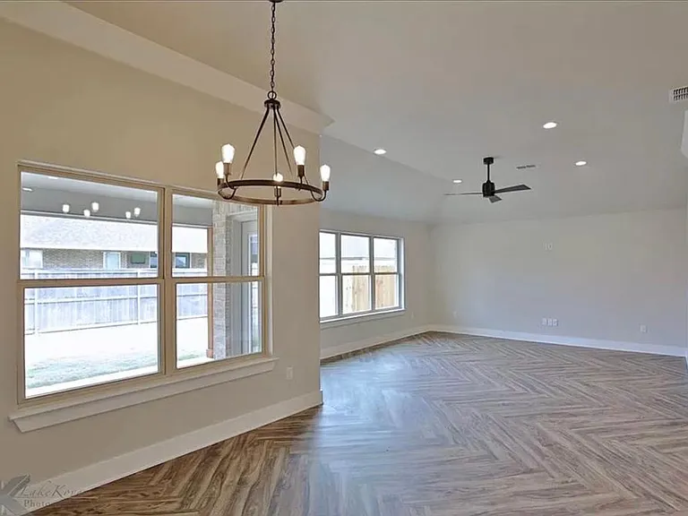 6310 Stadium Dr — Photo 7