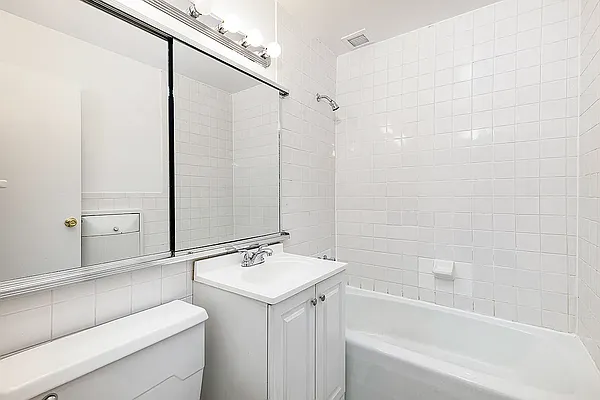 Rented by REAL New York | media 19