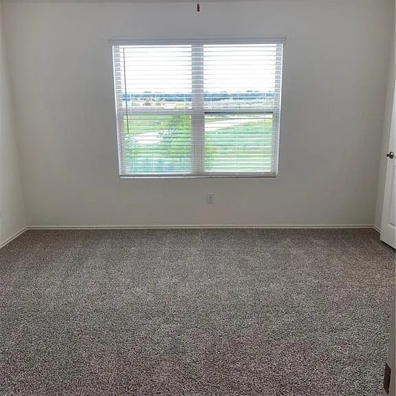 162 Andross Ln — Photo 6