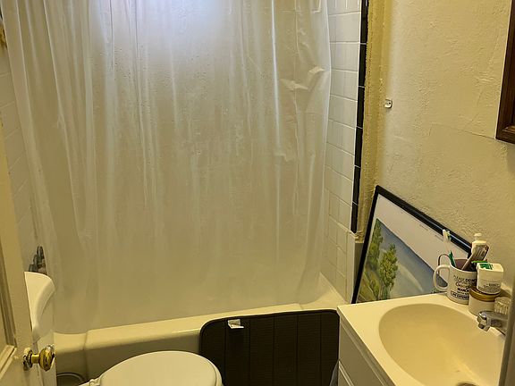4th image of 210 S 43rd St #3R