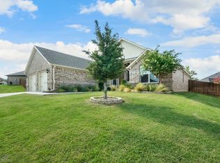 1505 Town Creek Cir, Weatherford, TX 76086