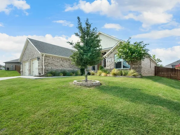 1505 Town Creek Cir, Weatherford, TX 76086