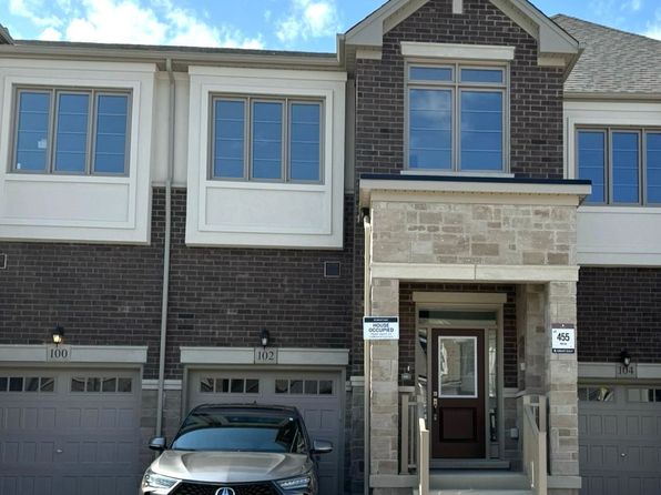 102 Bermondsey Way, Brampton, ON L6Y 6K4