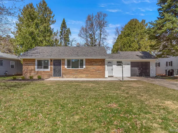291 Almont Ave, Almont, MI 48003