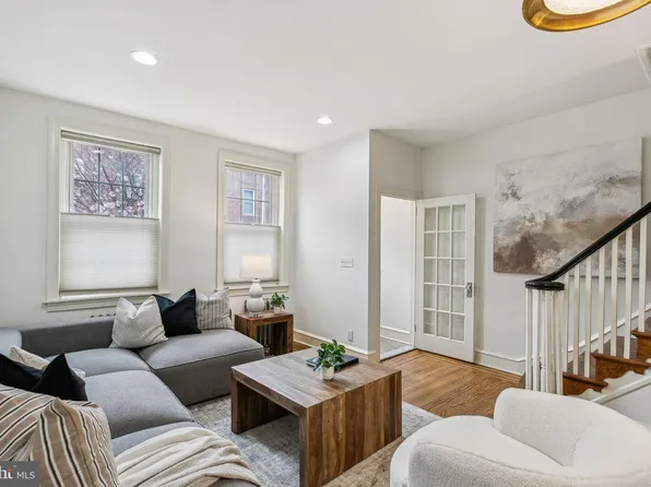 1238 S 6th St, Philadelphia, PA 19147