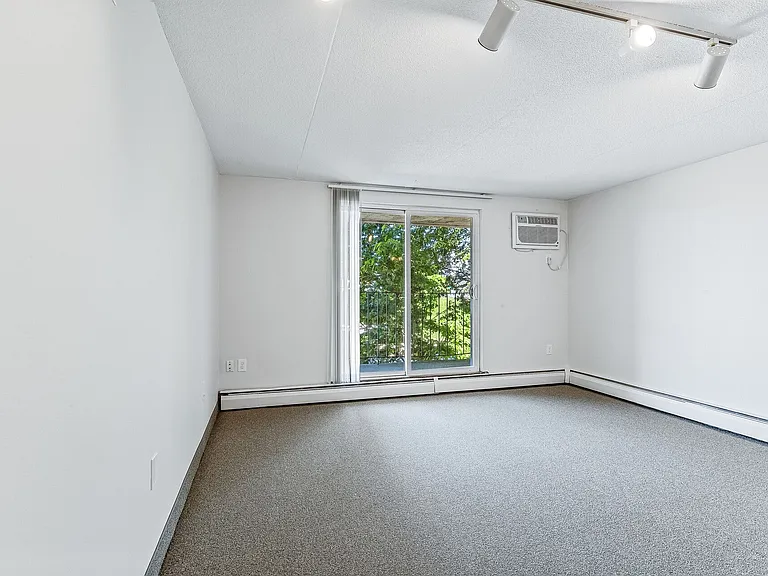 1414 S 3rd St — Photo 18