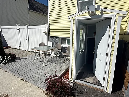 28 Albertina St #B Photo 1 28 Albertina St #B Photo 1