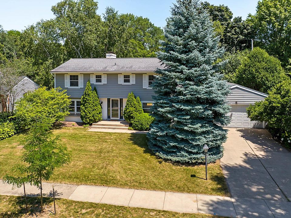 1st image of 101 Carillon Dr