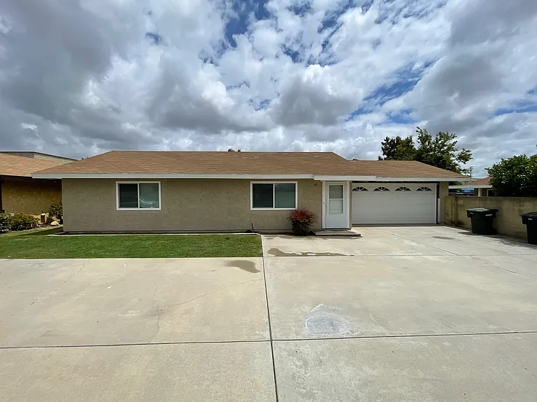 10155 Lindale St — Photo 1