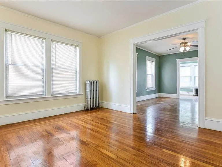 17 Pembroke Ave #2 — Photo 7