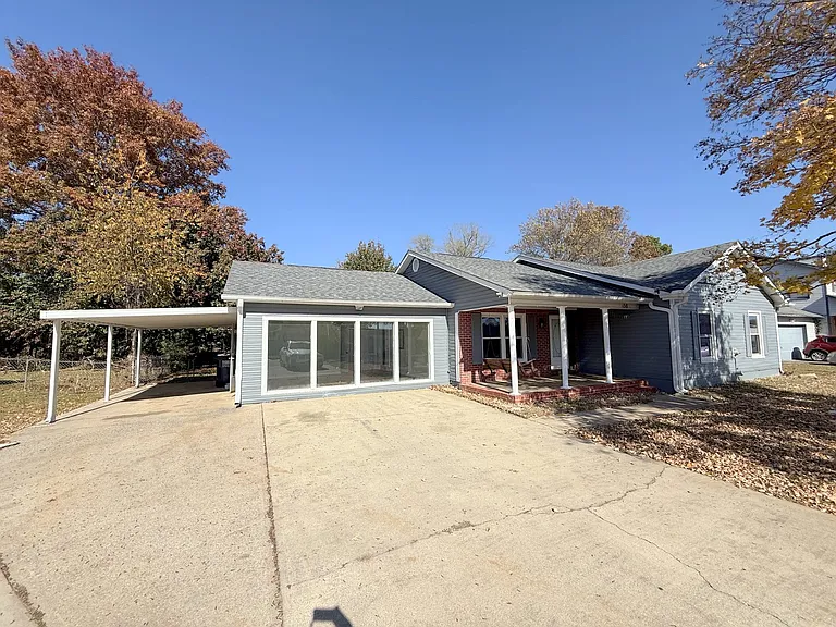 158 Lewis Ln — Photo 3