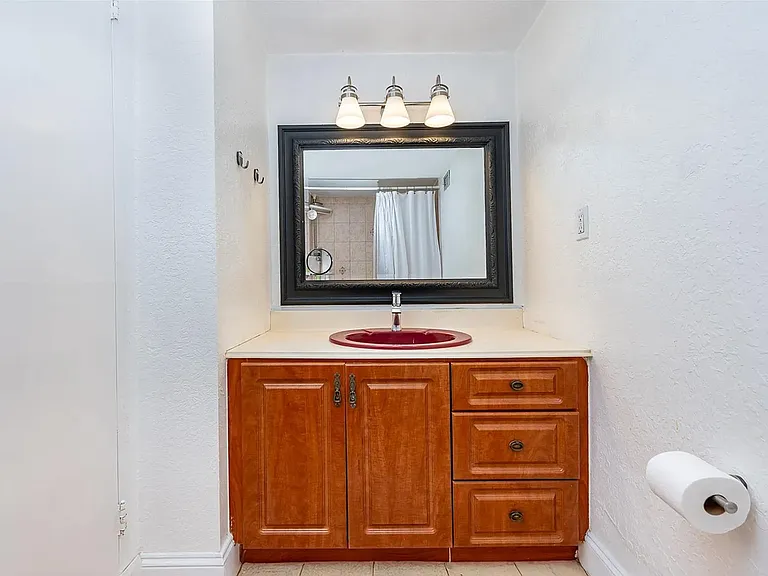 2899 Collins Ave #833 — Photo 10