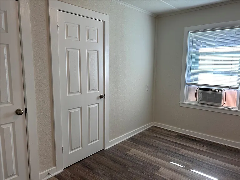 616 E Boothe St — Photo 19