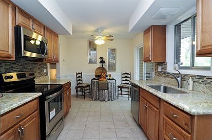 5th image of 450 W Kathleen Dr