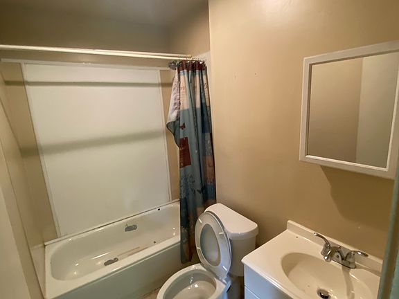 4th image of 1227 N Superior St APT 4