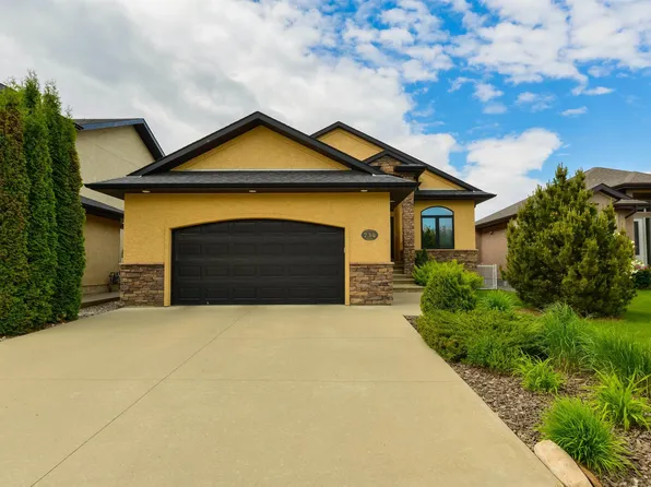 734 Fraser Vis NW, Edmonton, AB T5Y 0L6