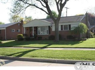 8305 Roselawn St, Westland, MI 48185